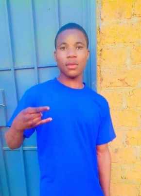 Sangwa из Élisabethville 19 лет