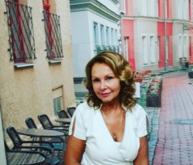 Дарина, 58 лет, Санкт-Петербург