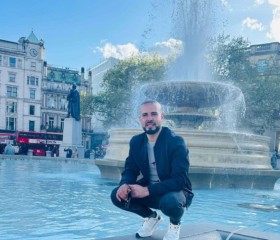 ععععع, 18, London