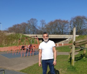 Ali, 40, Scarborough