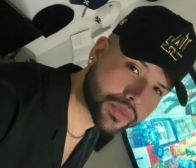 Javier, 31, Manzanillo