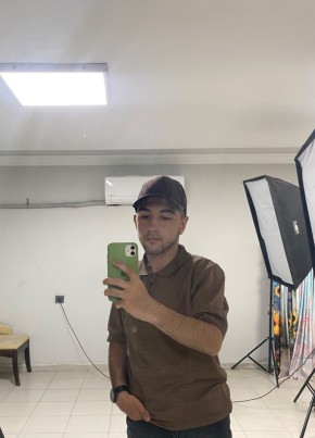 Ahmet из Osmaniye 26 лет