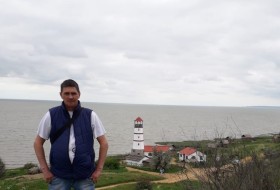 Andrey , 52 - Just Me