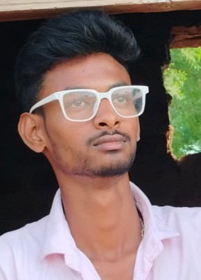 Sk. Nagur Bash, 19, India, Guntūr