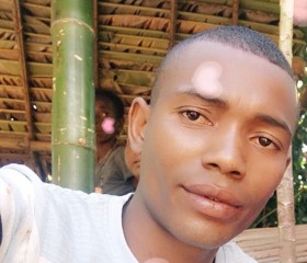 Ymak, 29, Antananarivo