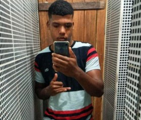 Emerson, 25, Cachoeira