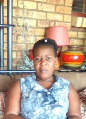 Elizabeth's Mahl, 36, iRiphabhuliki yase Ningizimu Afrika, Secunda