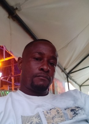 Eddison из Mombasa 38 лет