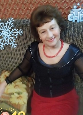 Нина, 72, Россия, Гатчина