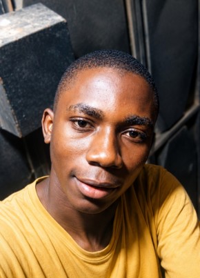 John из Dar es Salaam 23 года