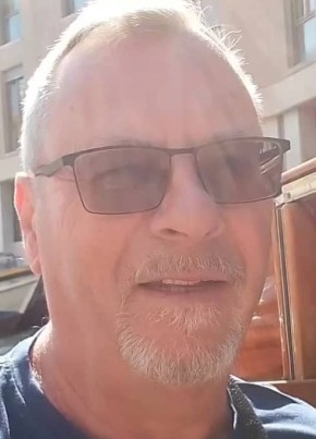 Owen Arthur из Frankfurt (Oder) 62 года