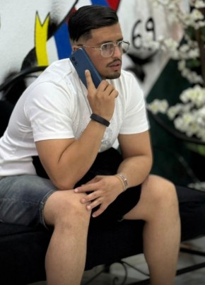 123 из Algiers 18 лет