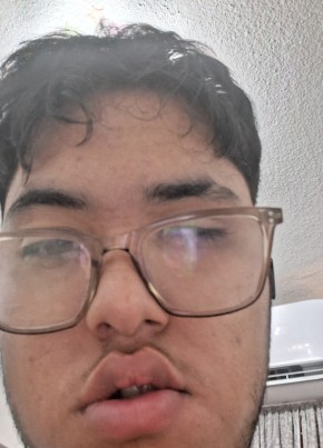 Ricky из Culiacán 18 лет