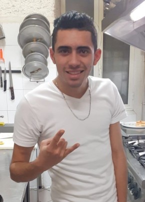 Mohamed, 23, Repubblica Italiana, Rapallo