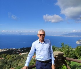 Vladimir, 65, Riga