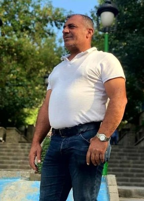 Kenan Türkmen из Maastricht 56 лет