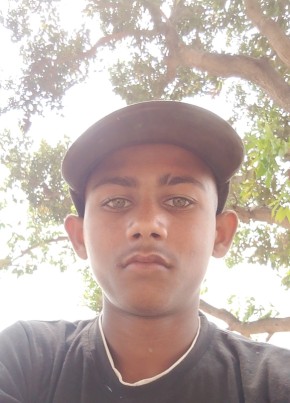 Deepak chauhan, 18, India, Bahraich