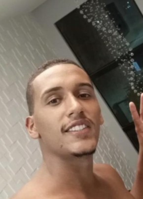 Henrique из Brasília 23 года