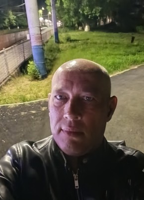 Максим из Армавира 49 лет
