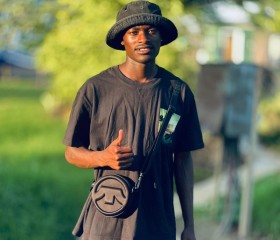 Maleft, 21, Port Louis