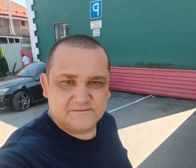 Lev, 47, Moscow