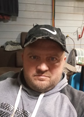 Sergey, 44, Russia, Orel