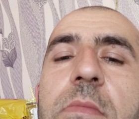 Petr Radoilov, 35, Sofia