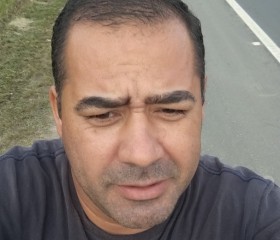 Luis, 44, Amparo