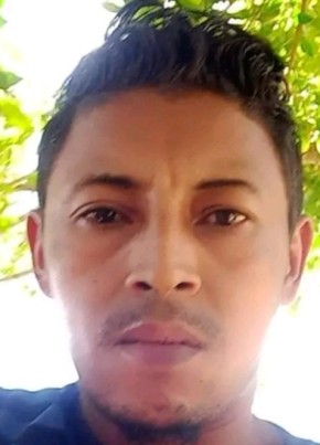 Eduin Alvarez, 34, República de Costa Rica, San José (San José)