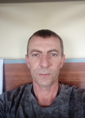 Юрий из Москвы 44 года