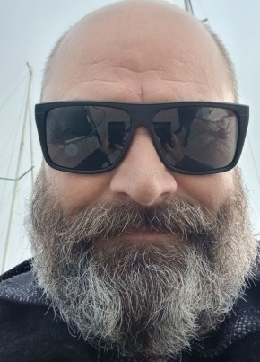 Павел из Хосты 44 года