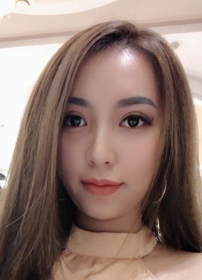 Chau Mi, 28, Công Hòa Xã Hội Chủ Nghĩa Việt Nam, Thành phố Hồ Chí Minh