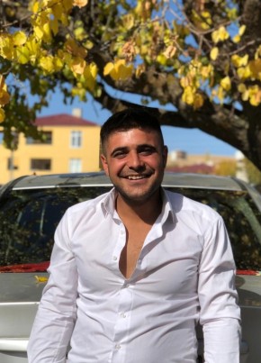 Yasin Bozkurt, 23, Türkiye Cumhuriyeti, İstanbul