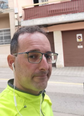 Xavi, 43, Spain, Roses