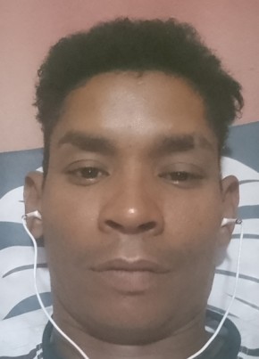 Deivid Santiago из Três Corações 37 лет