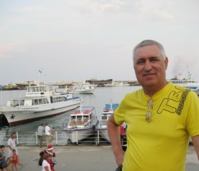 Василий, 59 лет, Севастополь