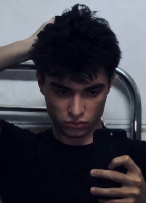 Егор из Махачкалы 18 лет