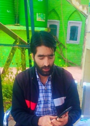 Mushtaq ah, 31, India, Bāramūla