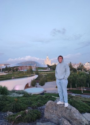 Арсений из Полесска 19 лет