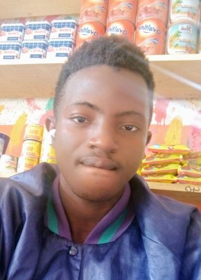 Edmond Kpakiwa, 19, Sierra Leone, Freetown