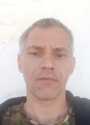 Денис из Армянска 43 года