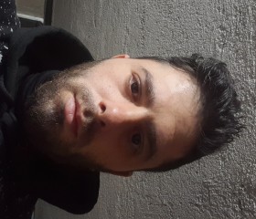 Tony, 30, Adrano