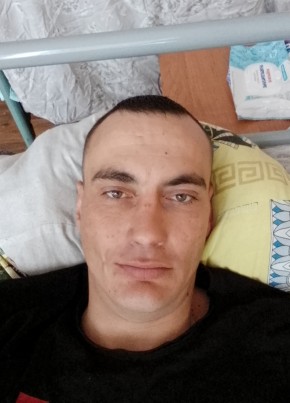 Валерий Абдулов из Соснового Бора 38 лет
