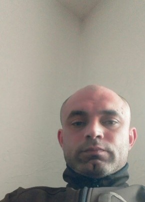 Victor, 43, République Française, Goussainville