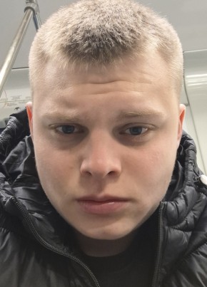 Даниил из Москвы 18 лет