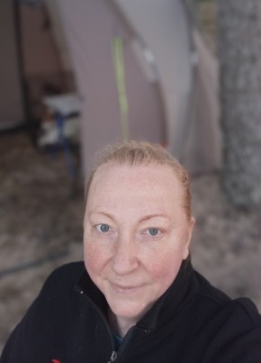 Ирина из Гатчины 46 лет