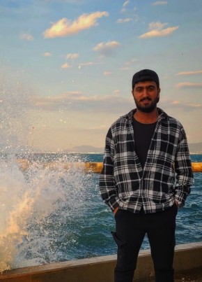 Mazlum Öner, 25, Türkiye Cumhuriyeti, İstanbul