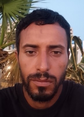 Sebri Lamjed из القيروان 34 года