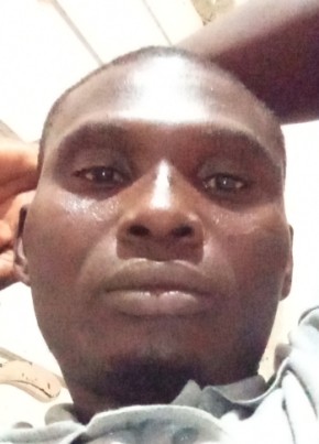 Salut из Abidjan 37 лет