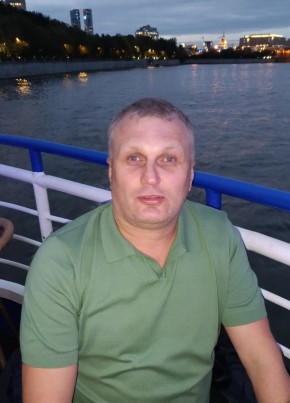 Денис из Москвы 42 года